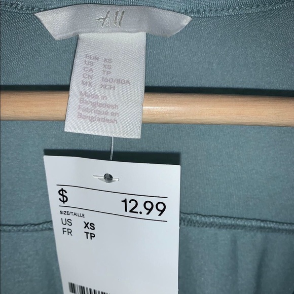 H&M Top - Picture 3 of 4